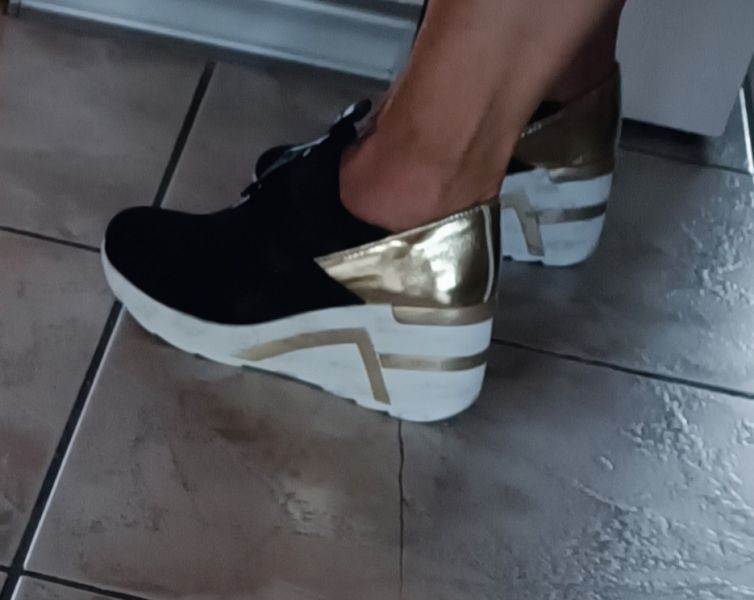 Жіночі шкіряні напівчеревики Filippo DP3652/22 BK чорні