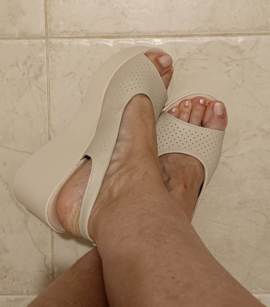 Шкіряні босоніжки на платформі Filippo DS6204/24 BE бежеві