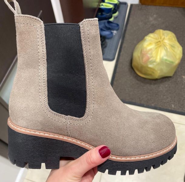 Шкіряні черевики на платформі Filippo DBT4805/24 TP BK бежеві