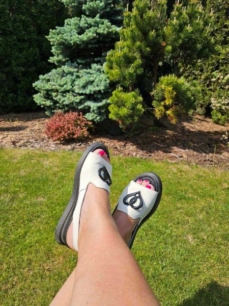 Шкіряні босоніжки на платформі Filippo DS6069/24 WH білий