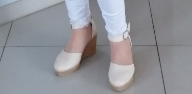 Шкіряні босоніжки Filippo DP3519/22 BE бежевий