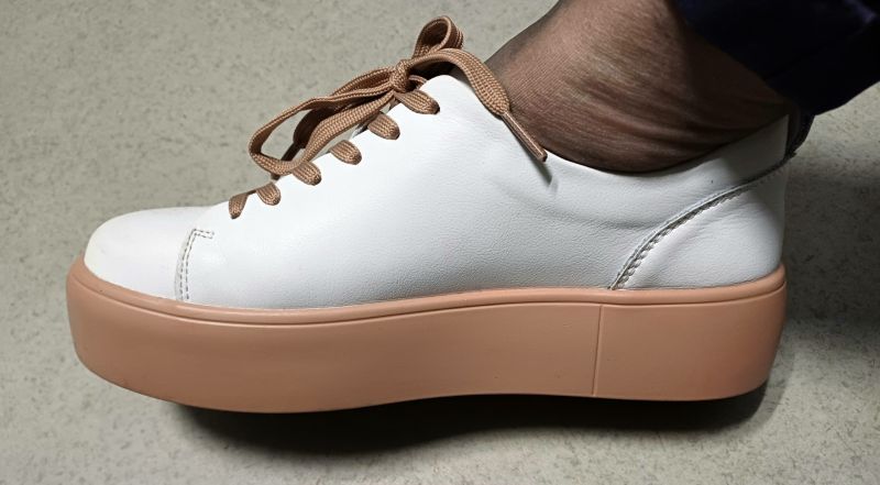 Шкіряні напівчеревики на платформі Filippo DP6117/24 WH BE біло-бежеві
