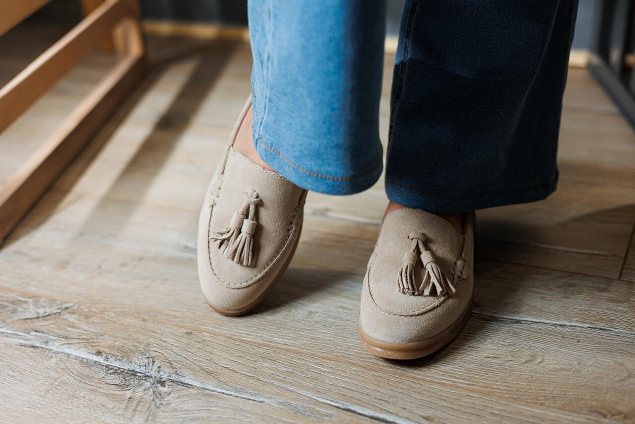 Які шкарпетки вибрати до жіночого взуття?