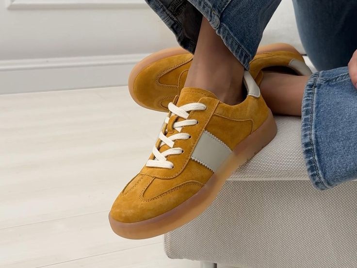 Як розтягнути взуття на носку? Ефективні способи зробити взуття тісним